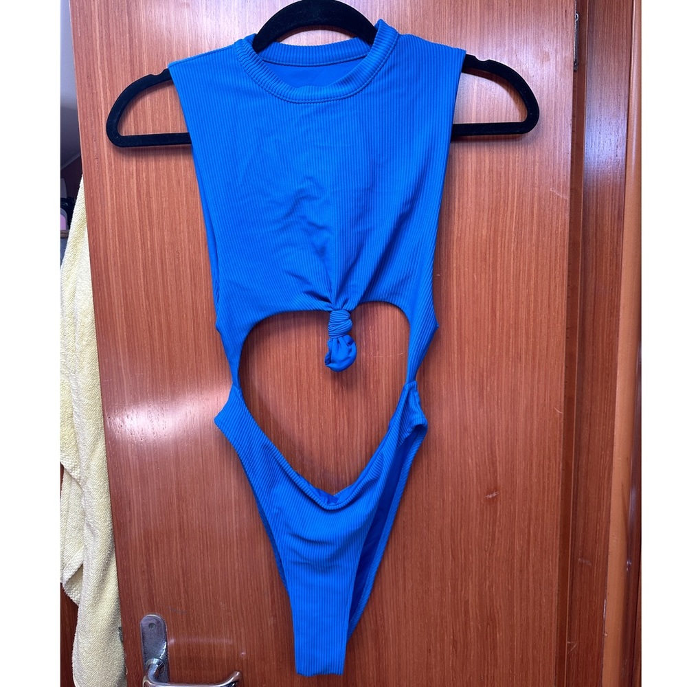 Frankies Bikini’s One-piece